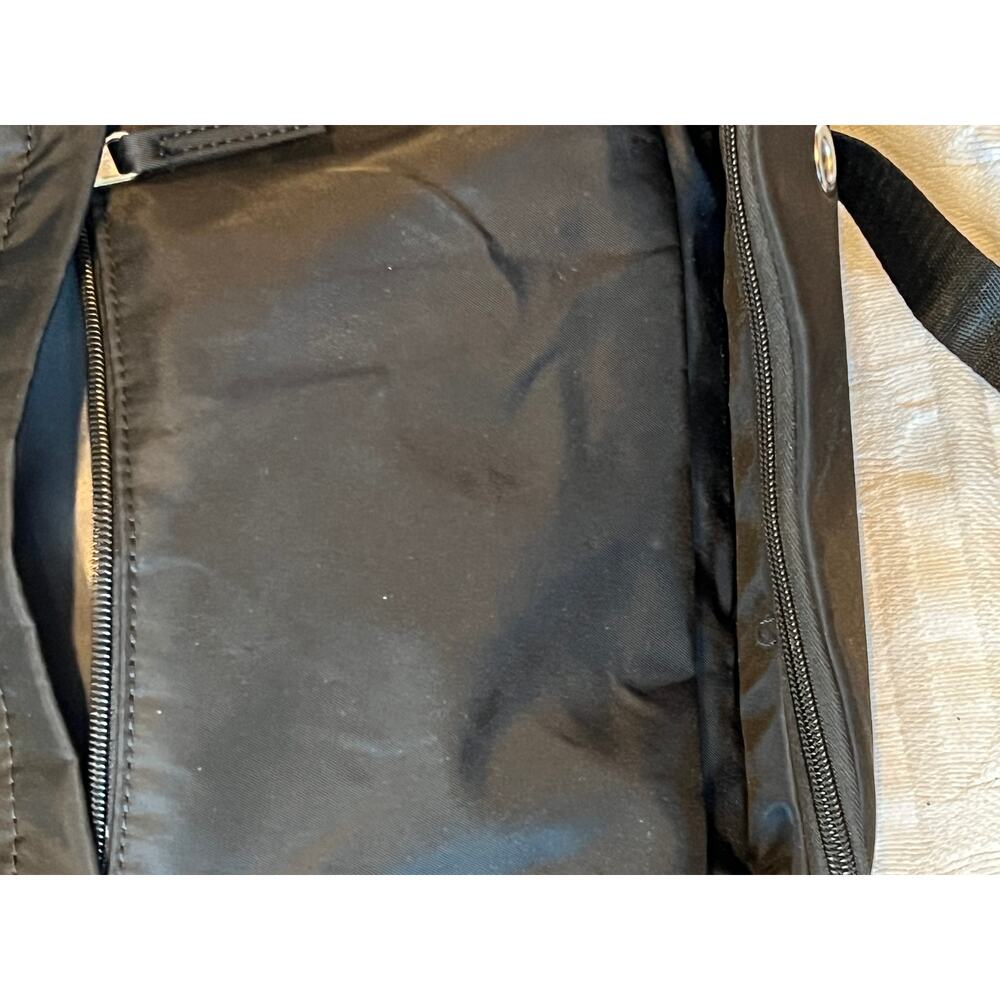 Generic Black Padded Computer Backpack - Picture 2 of 5